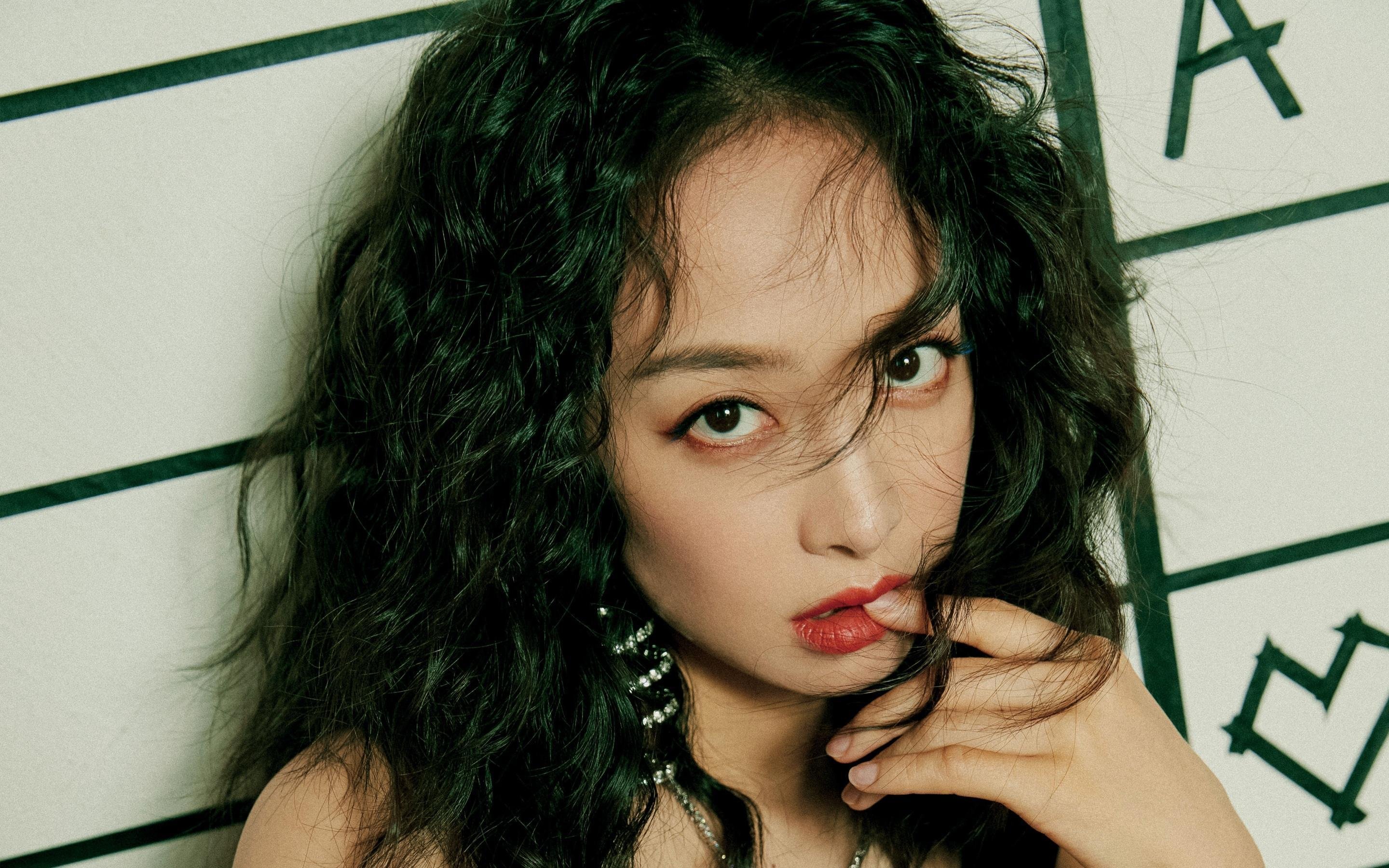 爱游戏中国官方登录入口网站-英超对决：上下半场激烈变换的战术博弈，英超 对抗