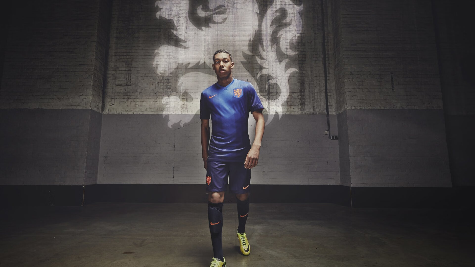 爱游戏体育在线app-后场突袭：精彩快攻引爆全场，后场百科